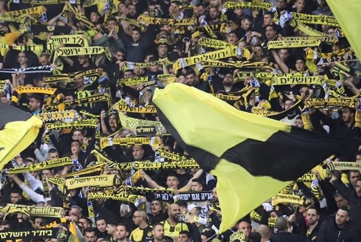 Najrasistickejší izraelský klub sa pod novým majiteľom mení